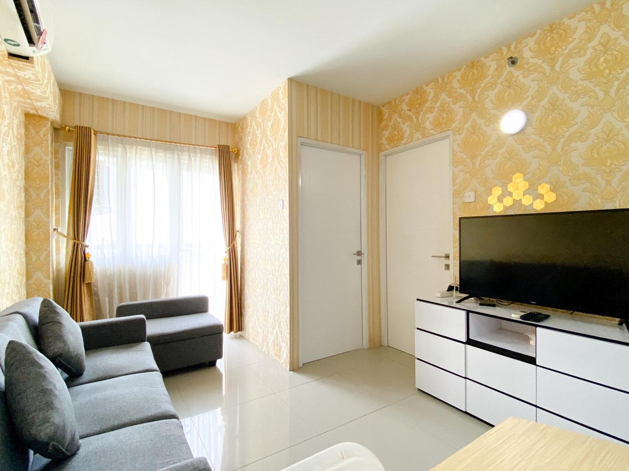 Homey And Comfortable 2br Grand Sentraland By Travelio Apartemen